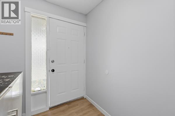 873 Mcqueen Drive, Kamloops, British Columbia  V2B 7X8 - Photo 4 - 10391047