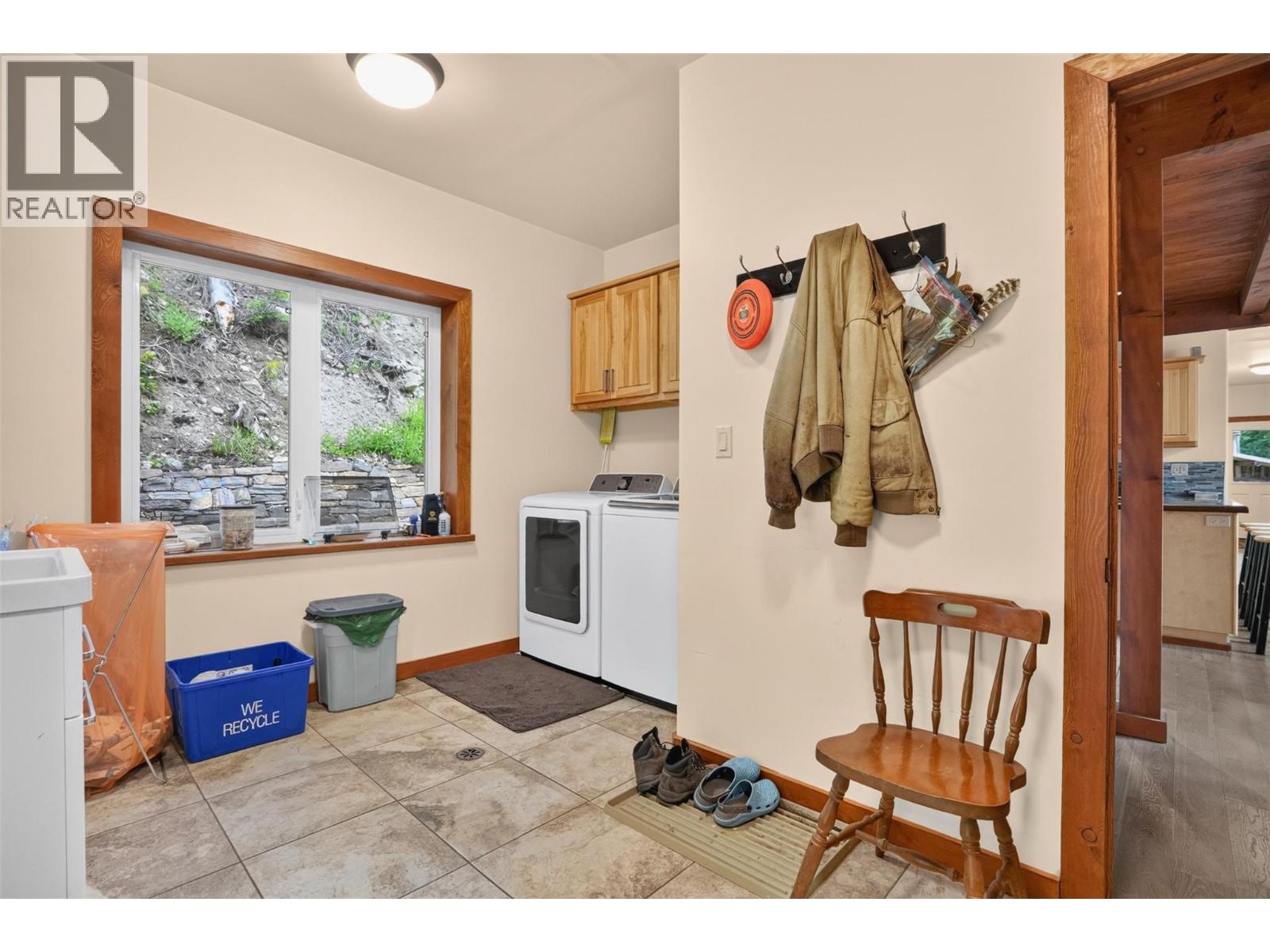 1851 Johnsons Landing Road, Johnsons Landing, British Columbia  V0G 1B0 - Photo 22 - 10390267