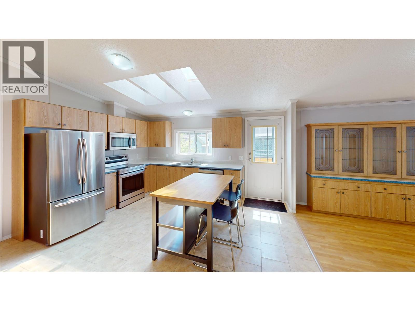 388 Red Cedar Crescent, Sparwood, British Columbia  V0B 2G0 - Photo 3 - 10391569