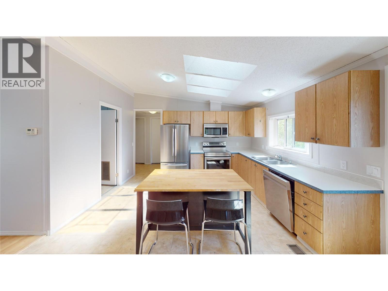388 Red Cedar Crescent, Sparwood, British Columbia  V0B 2G0 - Photo 4 - 10391569
