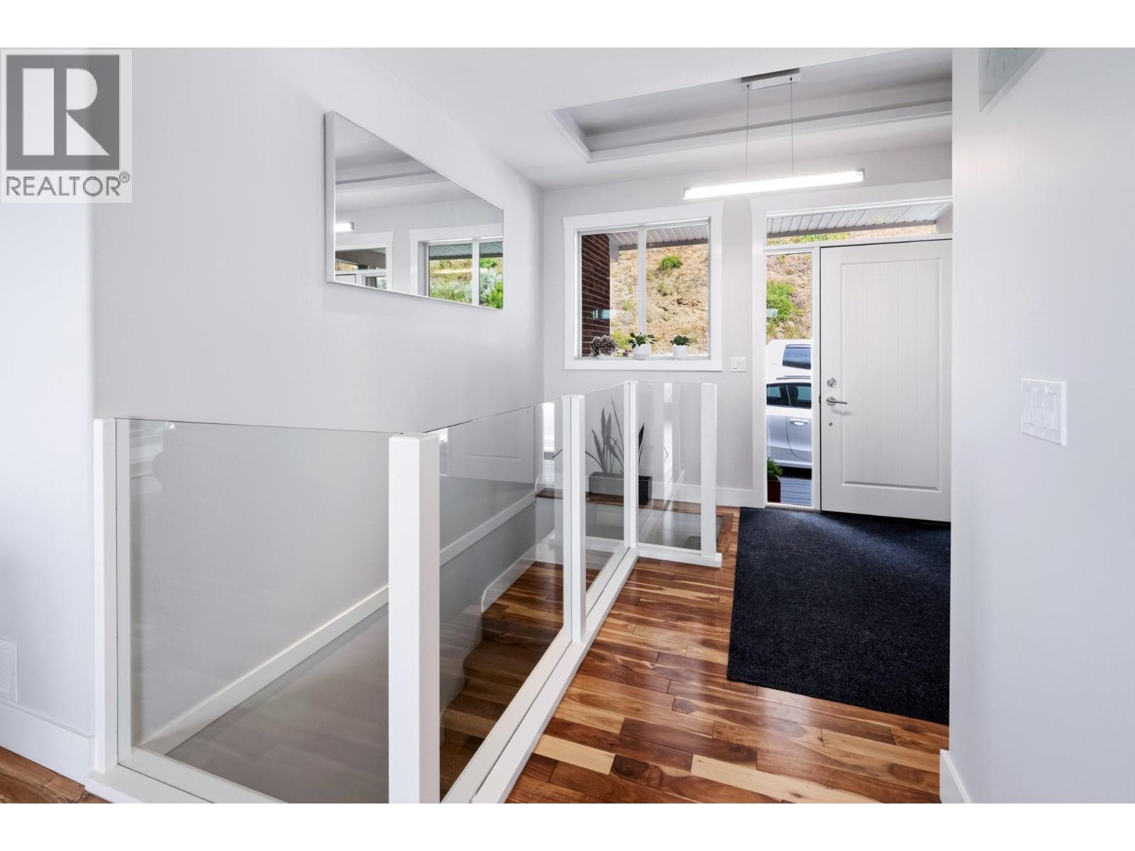989 Mt Ida Lane, Vernon, British Columbia  V1B 4C3 - Photo 4 - 10391233