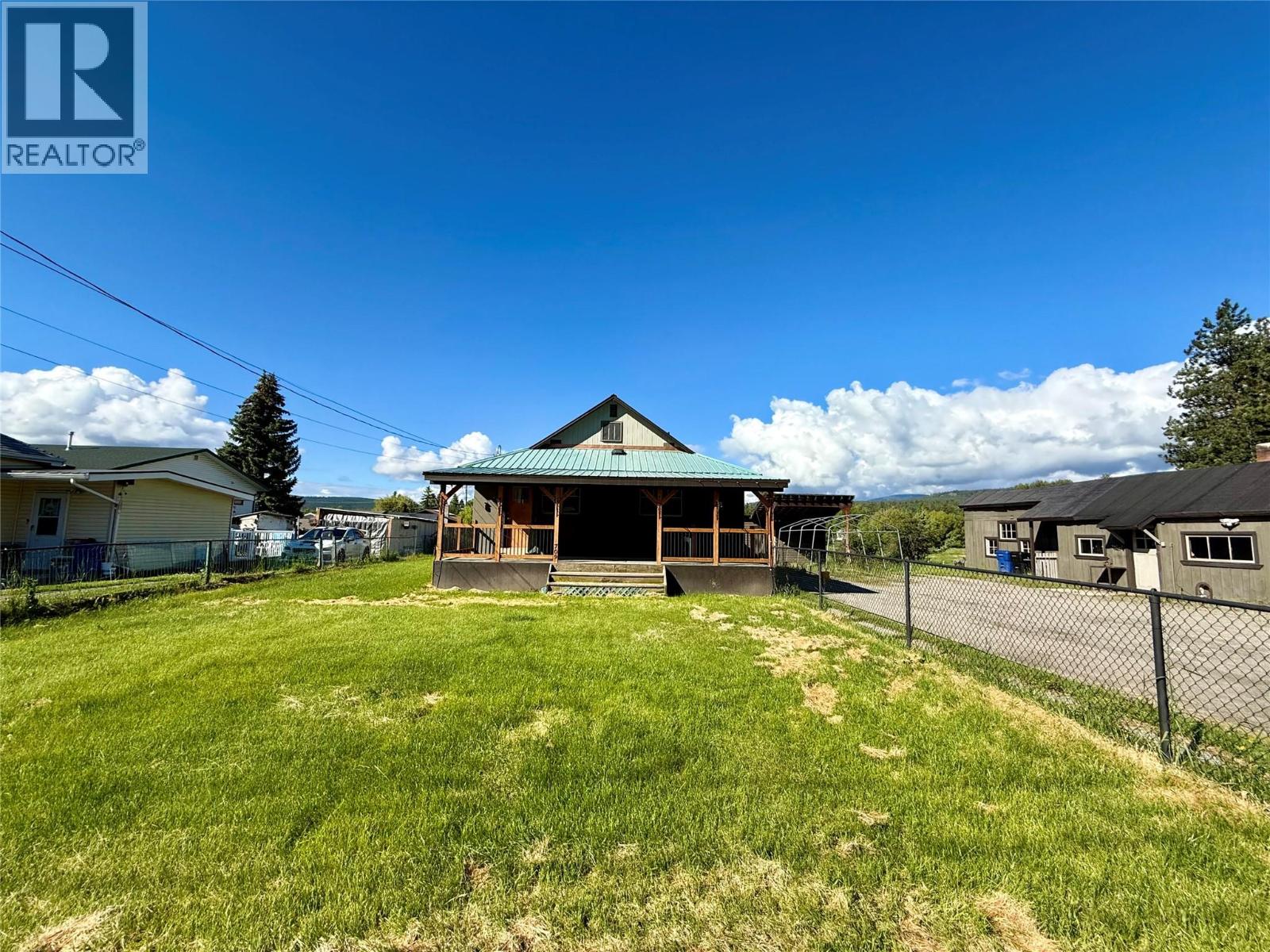 709 4th Street Nw, Cranbrook, British Columbia  V1C 4A3 - Photo 1 - 10391018