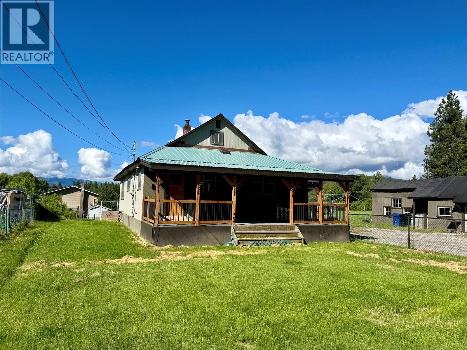 709 4th Street Nw, Cranbrook, British Columbia  V1C 4A3 - Photo 2 - 10391018