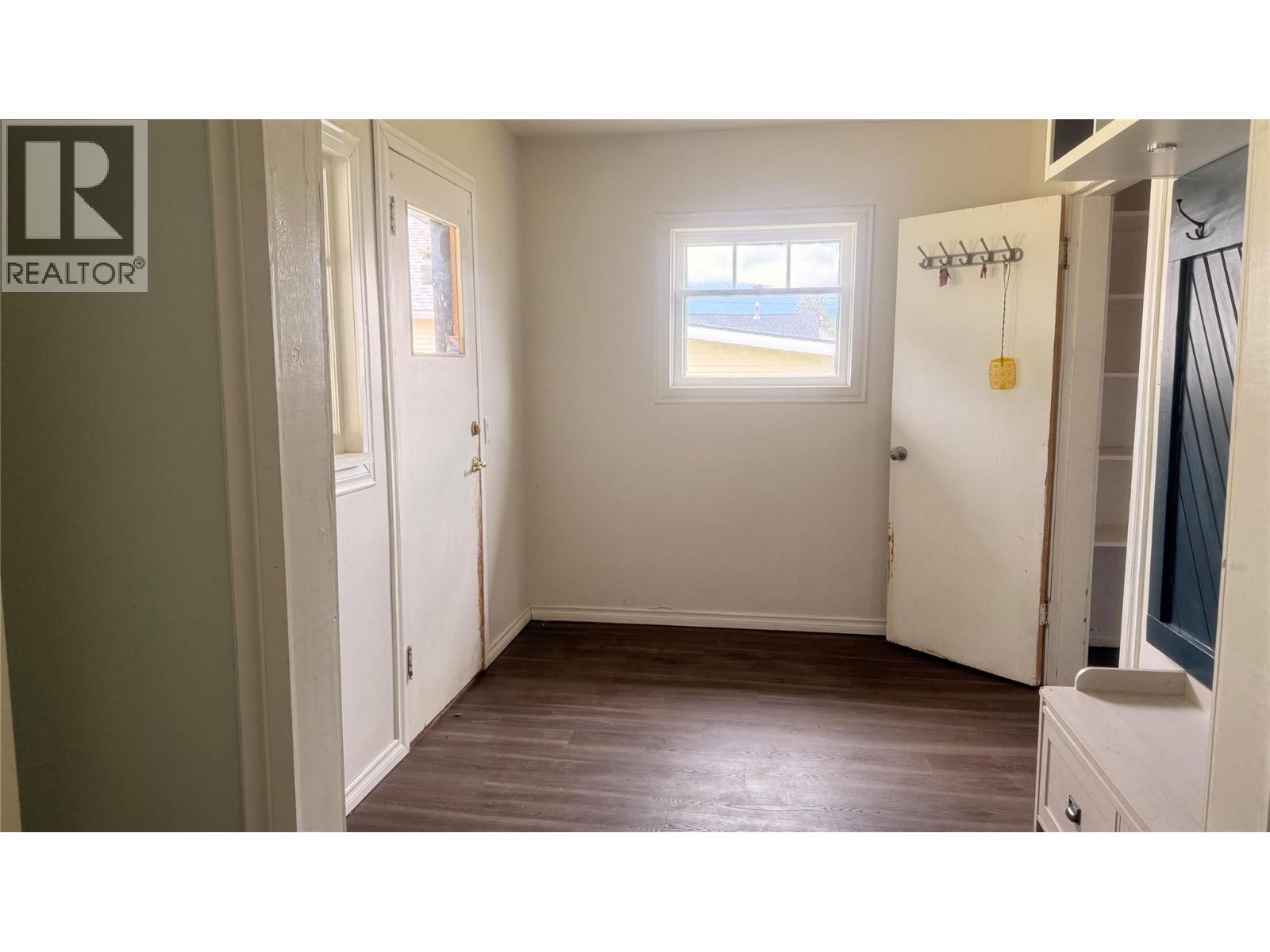 709 4th Street Nw, Cranbrook, British Columbia  V1C 4A3 - Photo 5 - 10391018