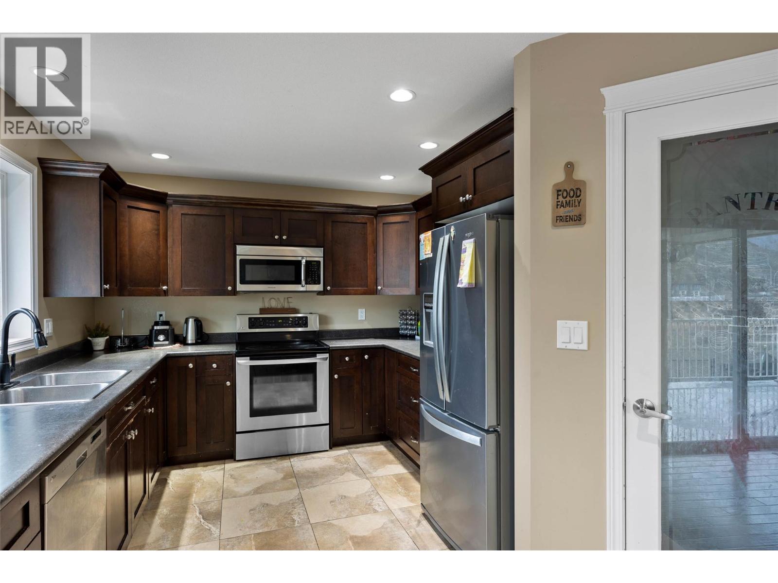 2656 Briarwood Avenue, Kamloops, British Columbia  V2B 0E2 - Photo 11 - 10391851