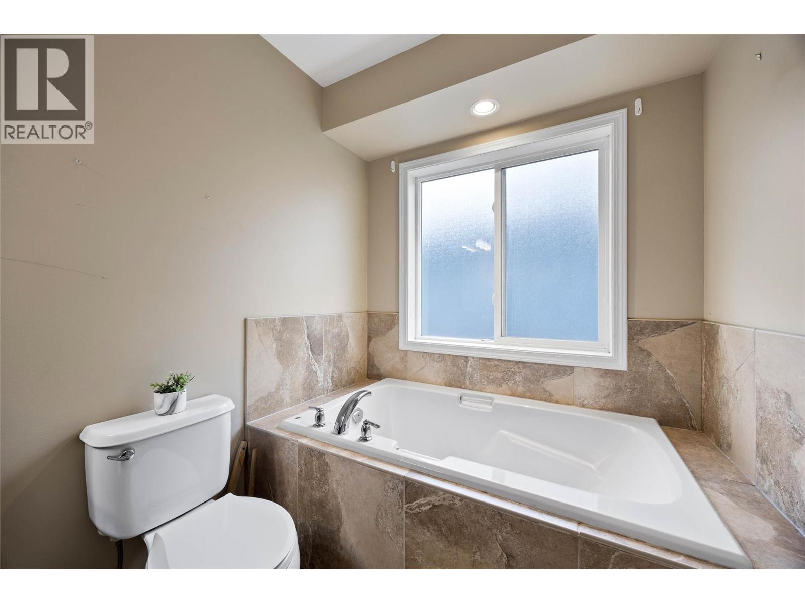 2656 Briarwood Avenue, Kamloops, British Columbia  V2B 0E2 - Photo 17 - 10391851