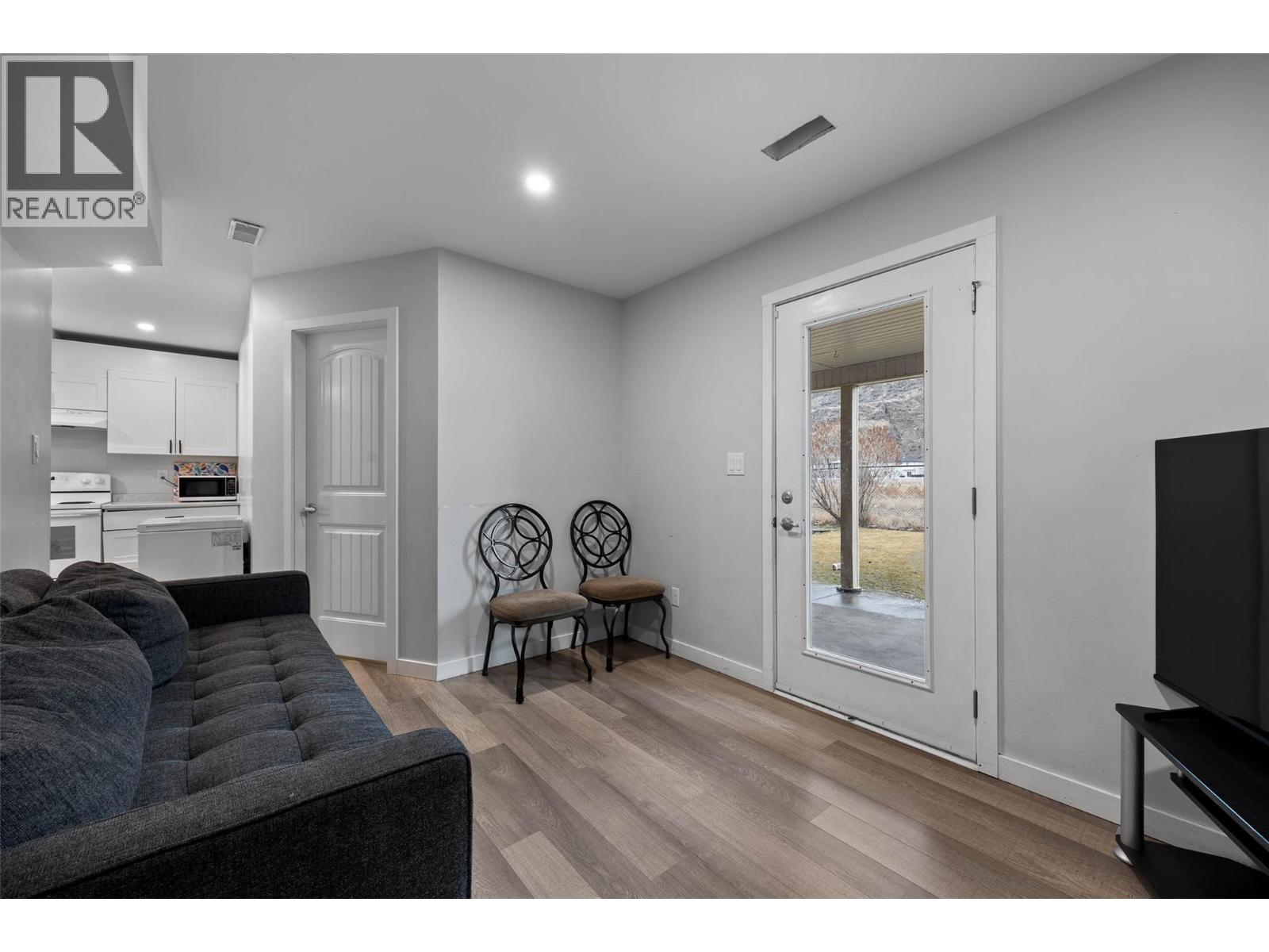 2656 Briarwood Avenue, Kamloops, British Columbia  V2B 0E2 - Photo 24 - 10391851