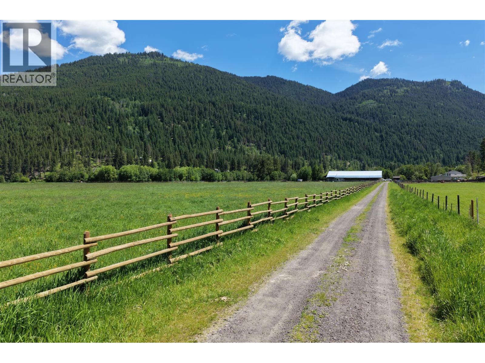 3260 Mcgillivray Creek Road, Kamloops, British Columbia  V0E 1Z0 - Photo 6 - 10391819