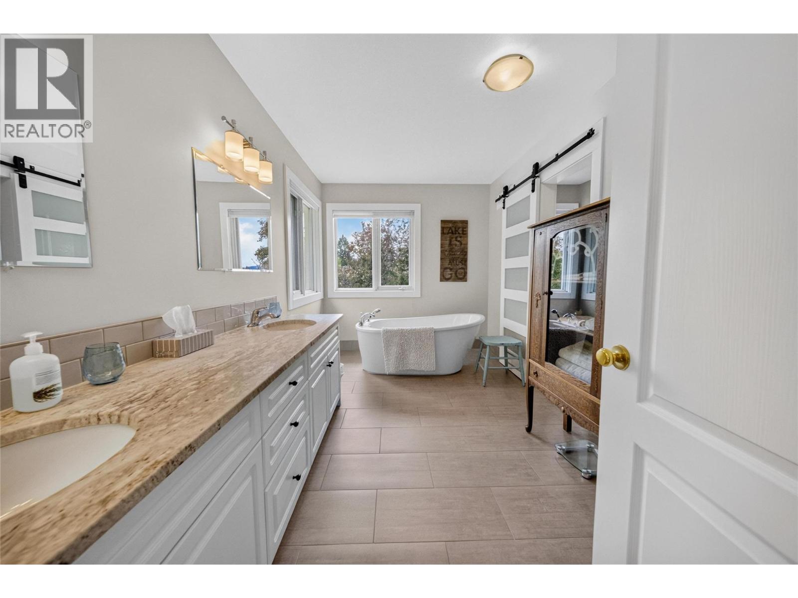 2916 Edgewood Drive, Cranbrook, British Columbia  V1C 6C9 - Photo 32 - 10391464