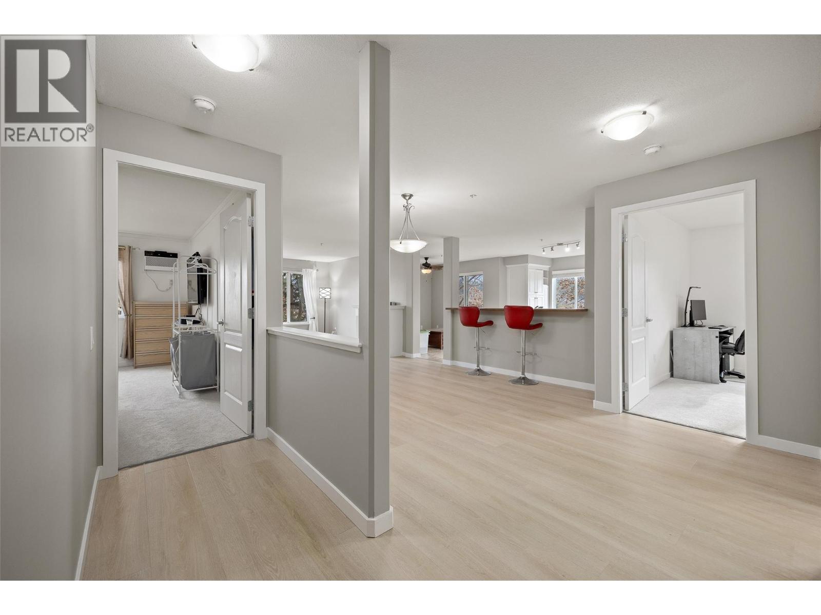 686 Lequime Road Unit# 306, Kelowna, British Columbia  V1W 1A4 - Photo 4 - 10391715