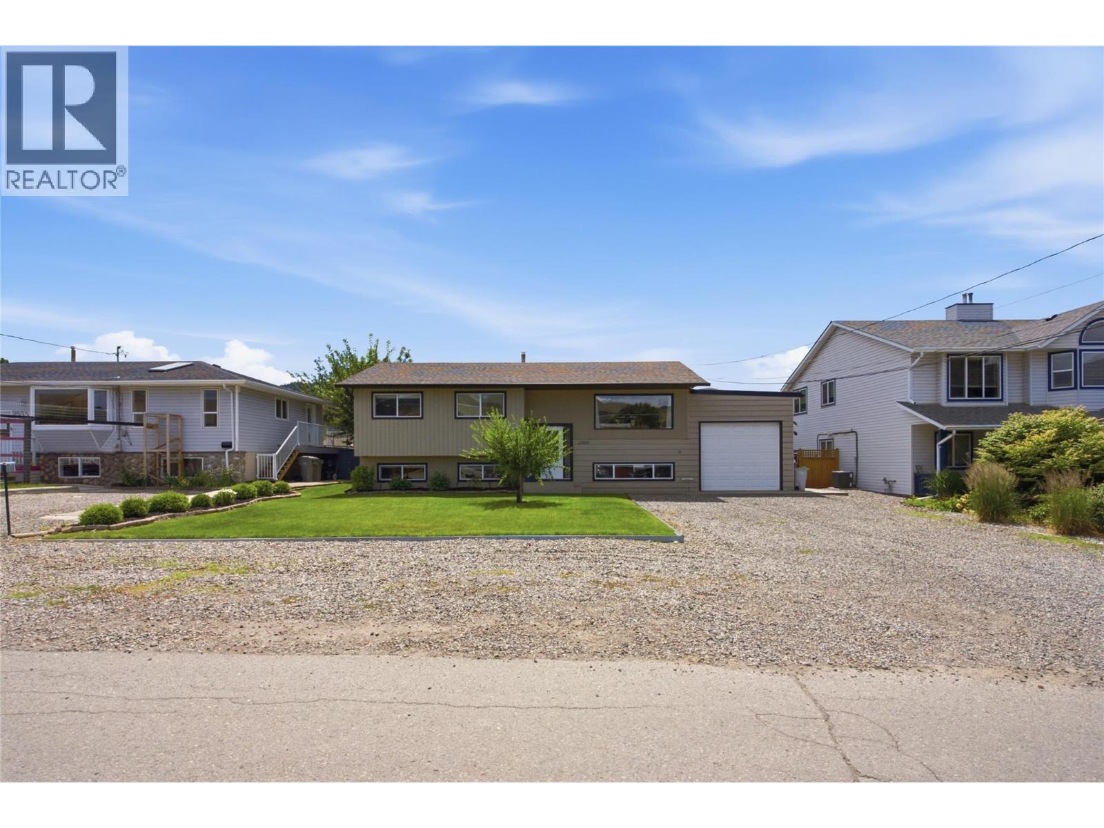 2555 Glenview Avenue, Kamloops, British Columbia  V2B 4L5 - Photo 2 - 10391029