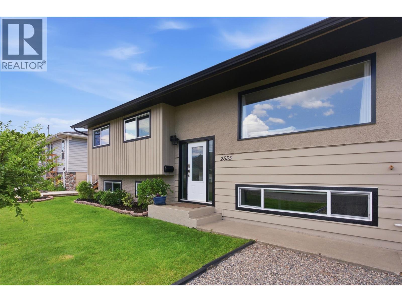 2555 Glenview Avenue, Kamloops, British Columbia  V2B 4L5 - Photo 4 - 10391029