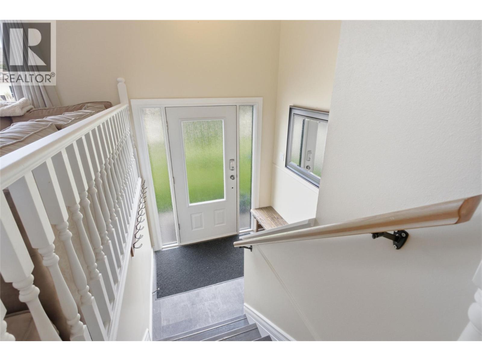 2555 Glenview Avenue, Kamloops, British Columbia  V2B 4L5 - Photo 5 - 10391029