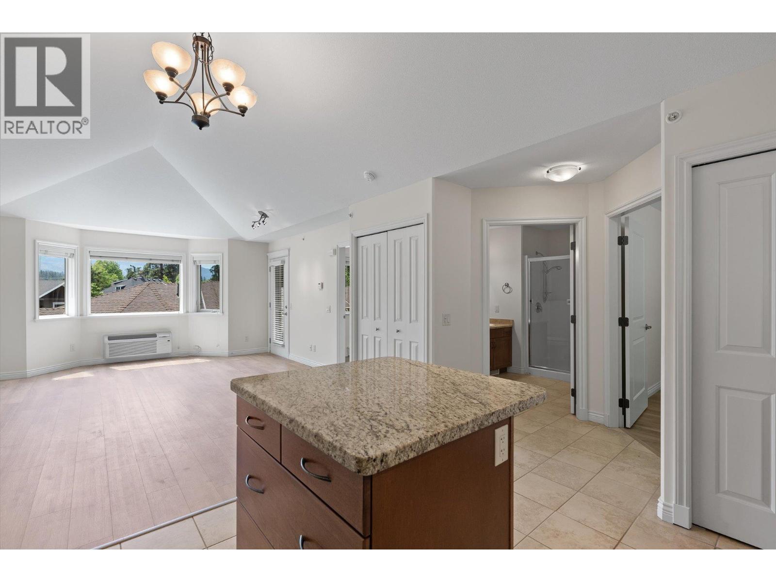 4433 Gordon Drive Unit# 212, Kelowna, British Columbia  V1W 1S9 - Photo 11 - 10391313