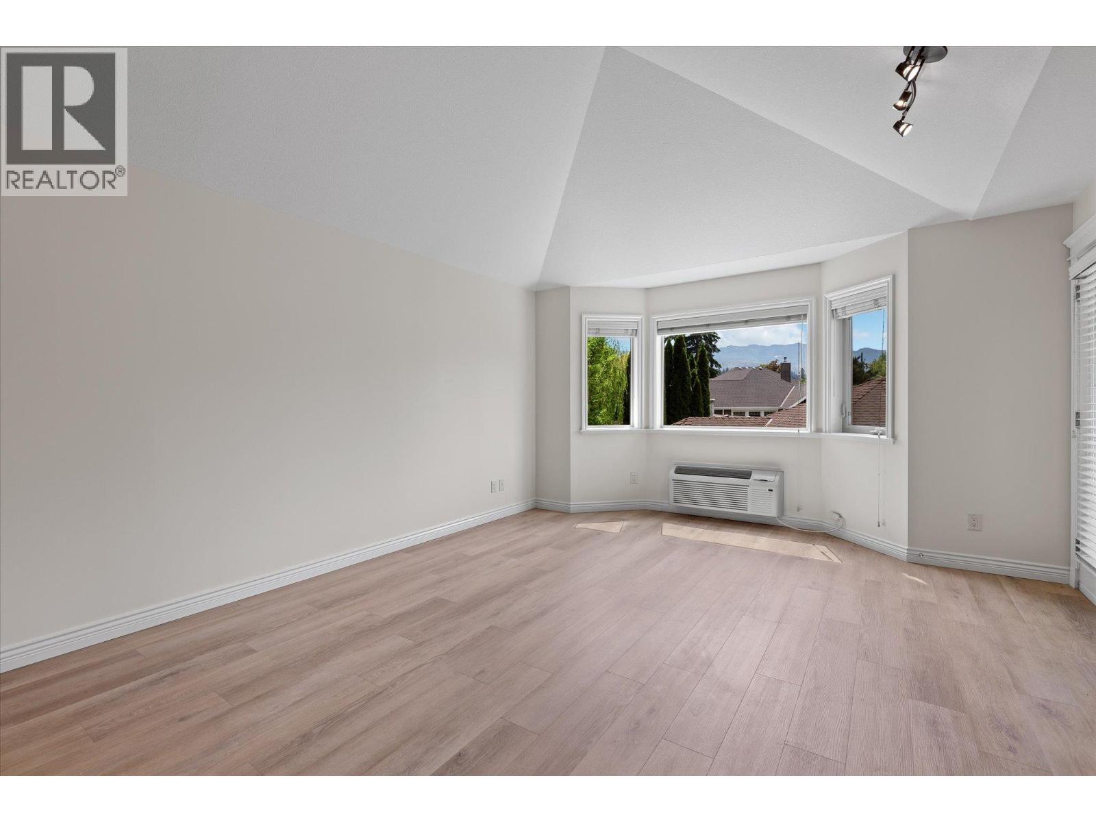 4433 Gordon Drive Unit# 212, Kelowna, British Columbia  V1W 1S9 - Photo 13 - 10391313