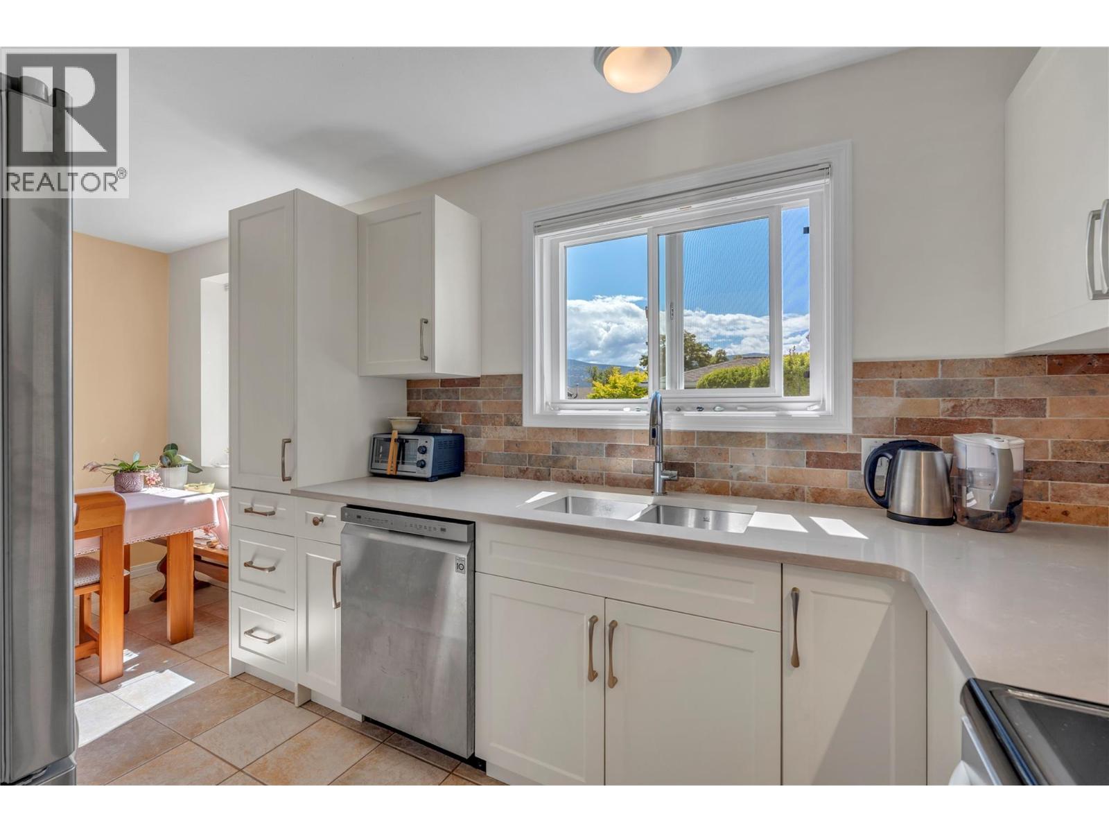 64 Kingfisher Drive, Penticton, British Columbia  V2A 8K6 - Photo 12 - 10390067