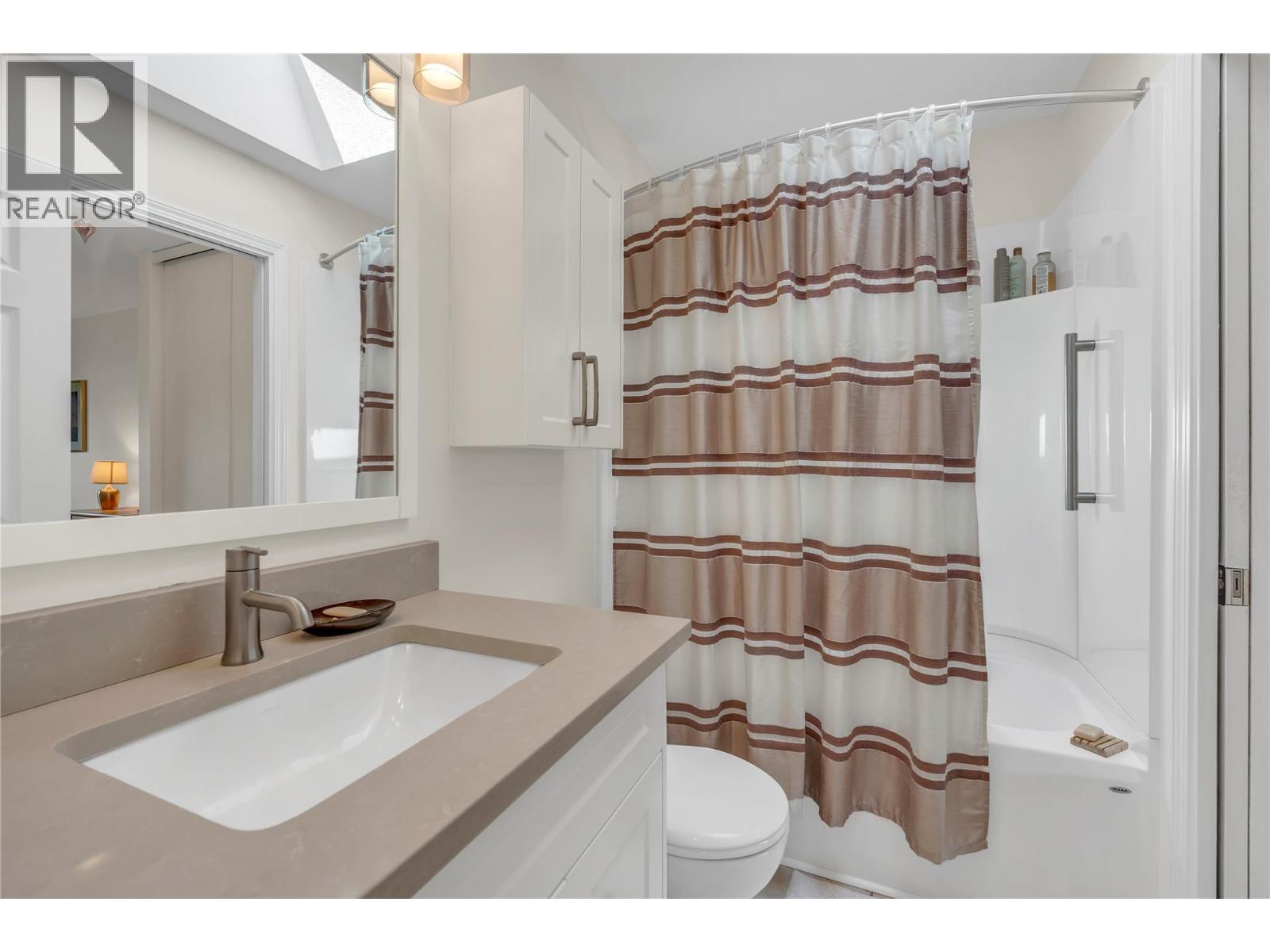 64 Kingfisher Drive, Penticton, British Columbia  V2A 8K6 - Photo 17 - 10390067