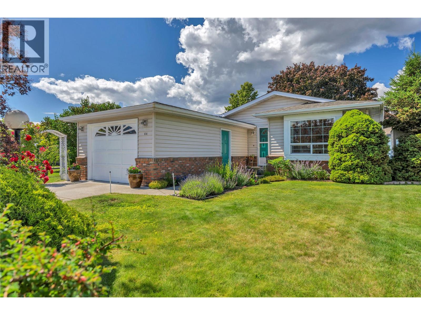 64 Kingfisher Drive, Penticton, British Columbia  V2A 8K6 - Photo 2 - 10390067