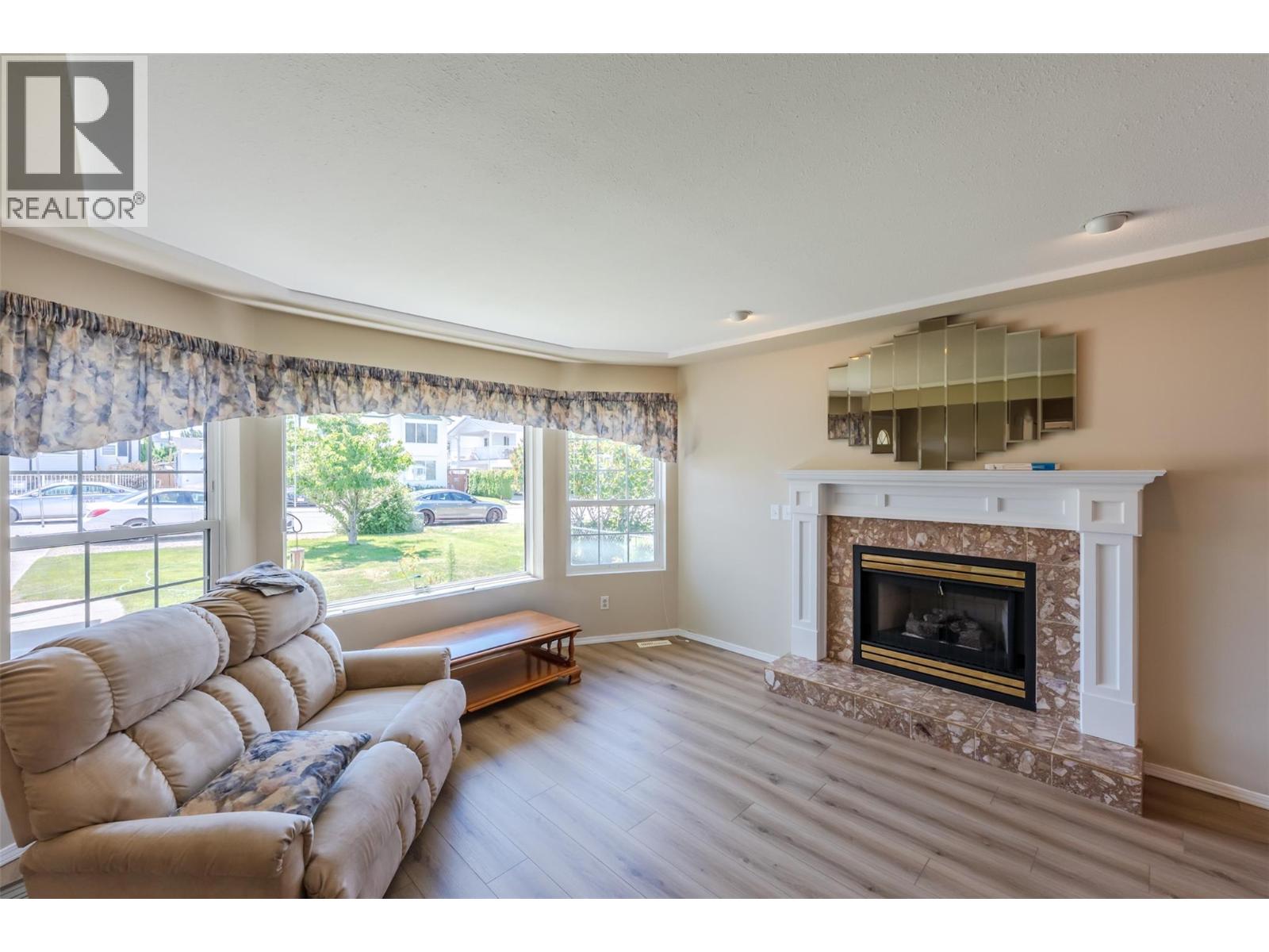167 Wyles Crescent, Penticton, British Columbia  V2A 8M3 - Photo 2 - 10391905