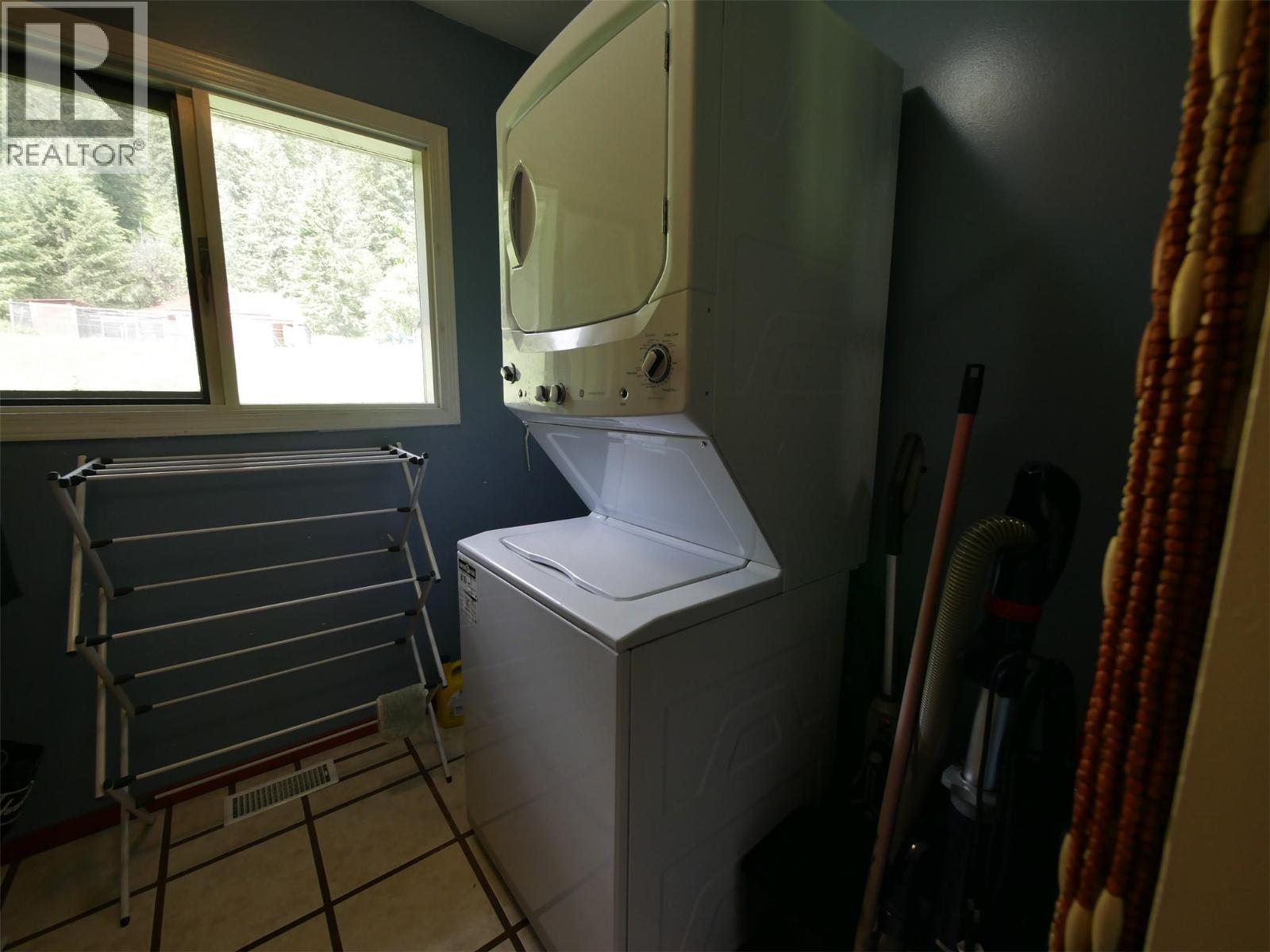 6785 Perrys Back Road, Appledale, British Columbia  V0G 2J0 - Photo 18 - 10391658