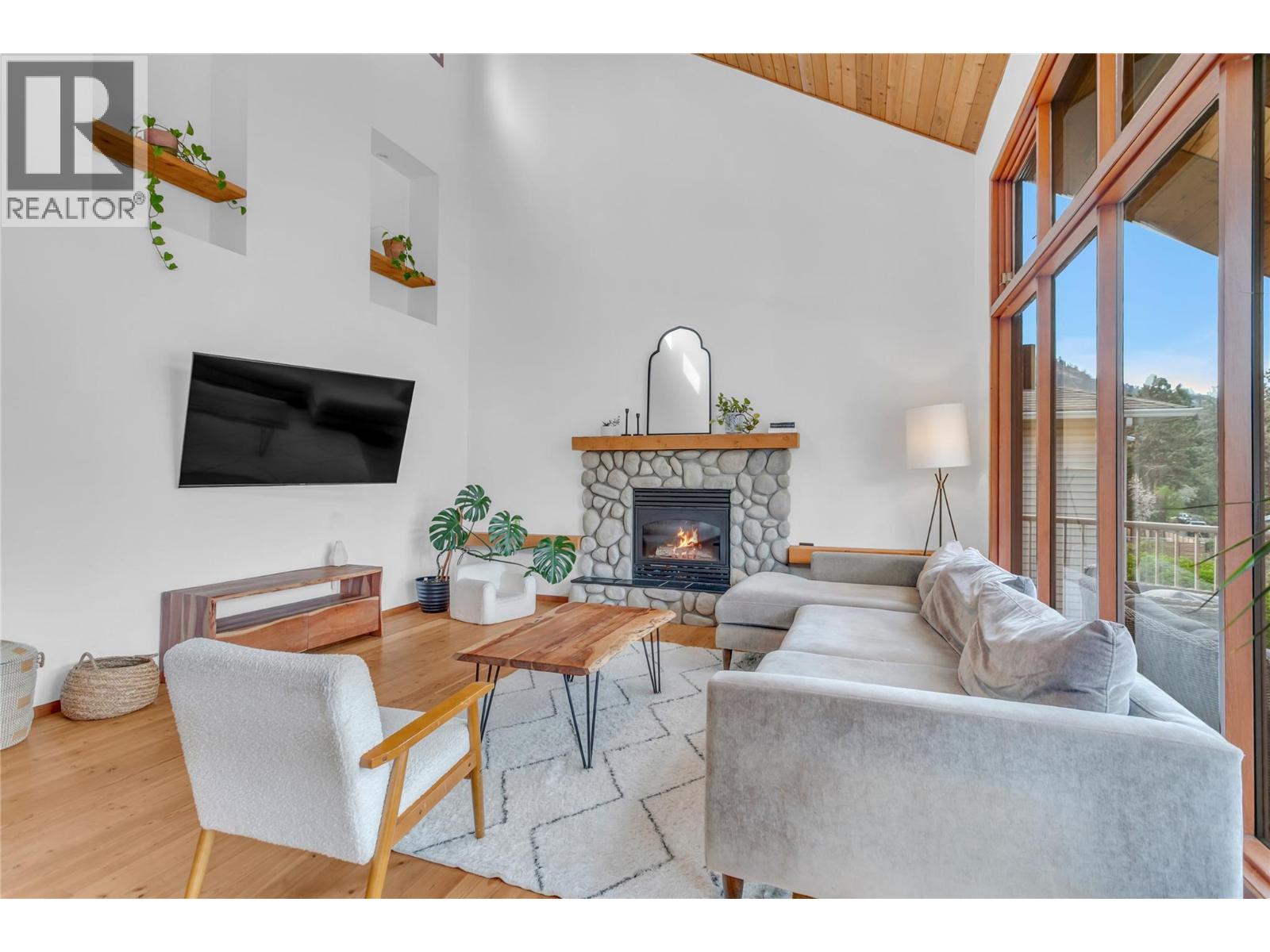 2020 Bennett Road, Kelowna, British Columbia  V1V 2C1 - Photo 11 - 10391840