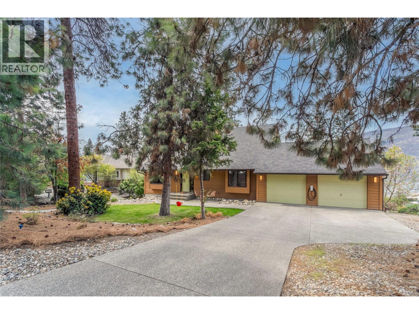 2020 Bennett Road, Kelowna, British Columbia  V1V 2C1 - Photo 2 - 10391840