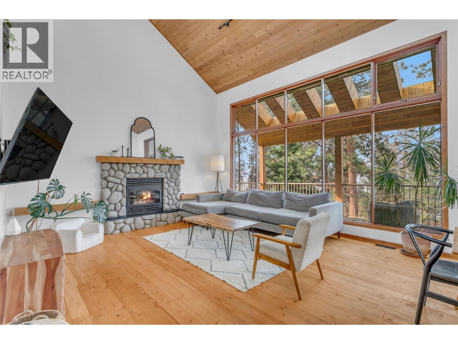 2020 Bennett Road, Kelowna, British Columbia  V1V 2C1 - Photo 8 - 10391840