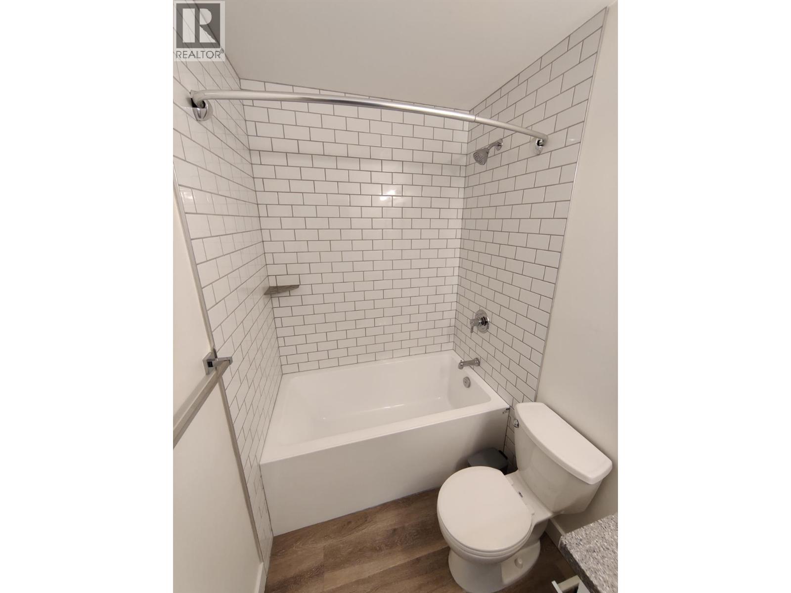 393 Waddington Drive, Kamloops, British Columbia  V2E 1S3 - Photo 13 - 10391845