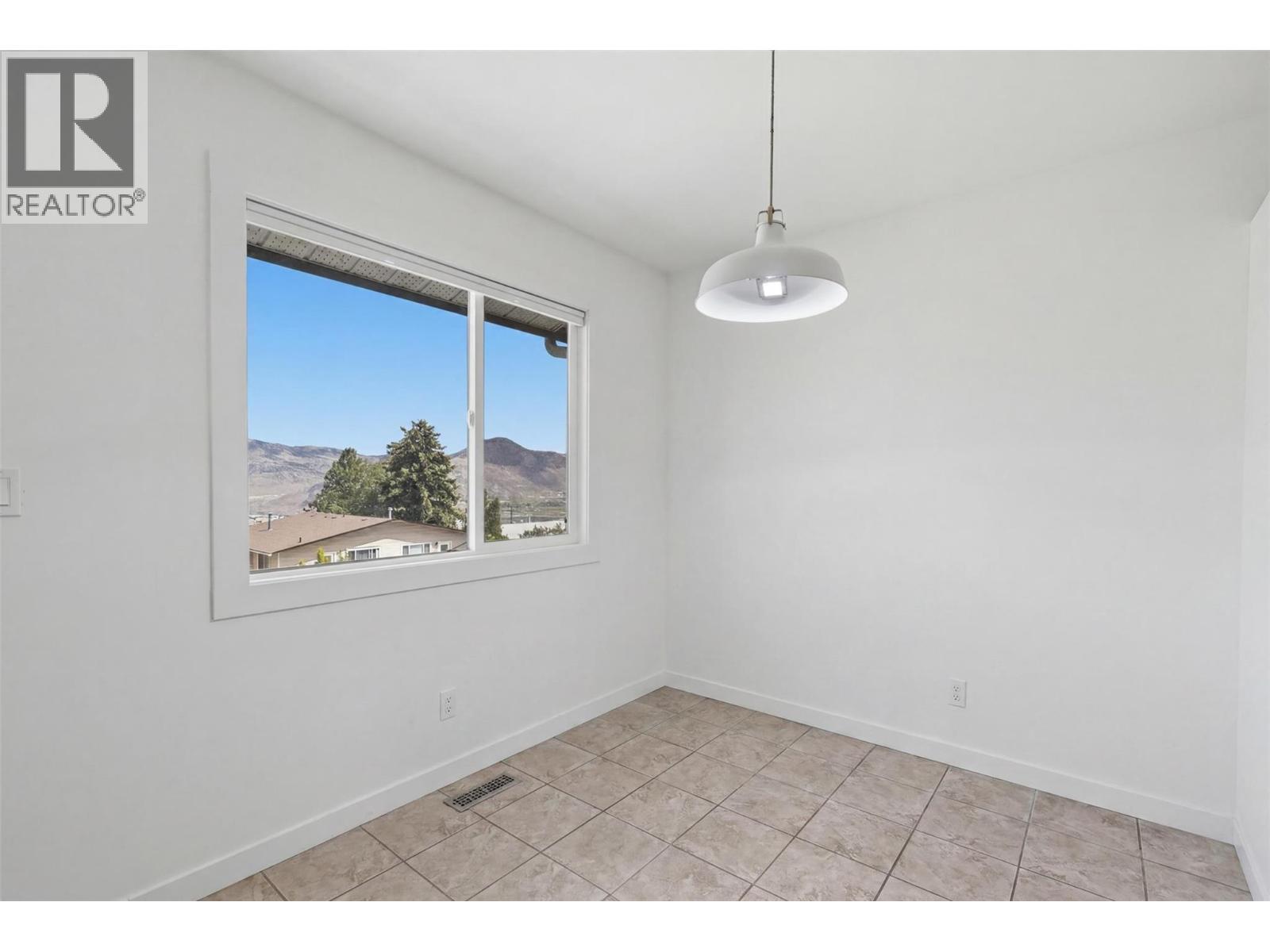 393 Waddington Drive, Kamloops, British Columbia  V2E 1S3 - Photo 16 - 10391845