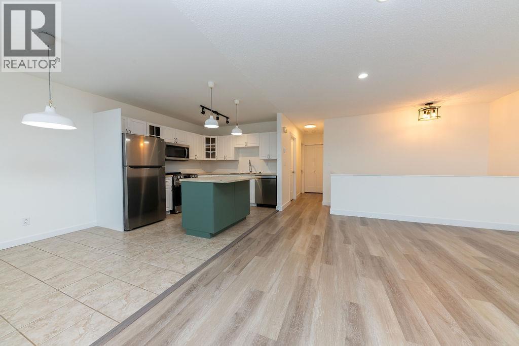 393 Waddington Drive, Kamloops, British Columbia  V2E 1S3 - Photo 6 - 10391845