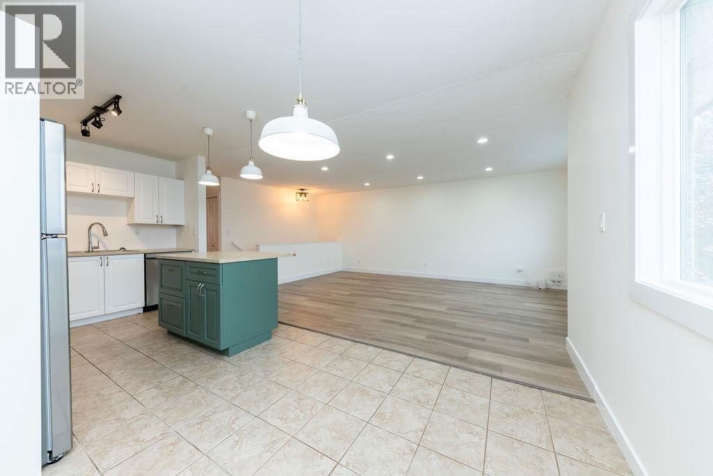 393 Waddington Drive, Kamloops, British Columbia  V2E 1S3 - Photo 7 - 10391845