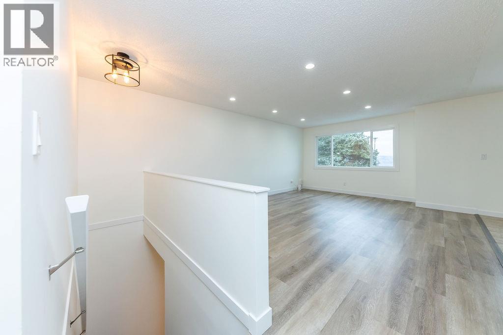 393 Waddington Drive, Kamloops, British Columbia  V2E 1S3 - Photo 8 - 10391845