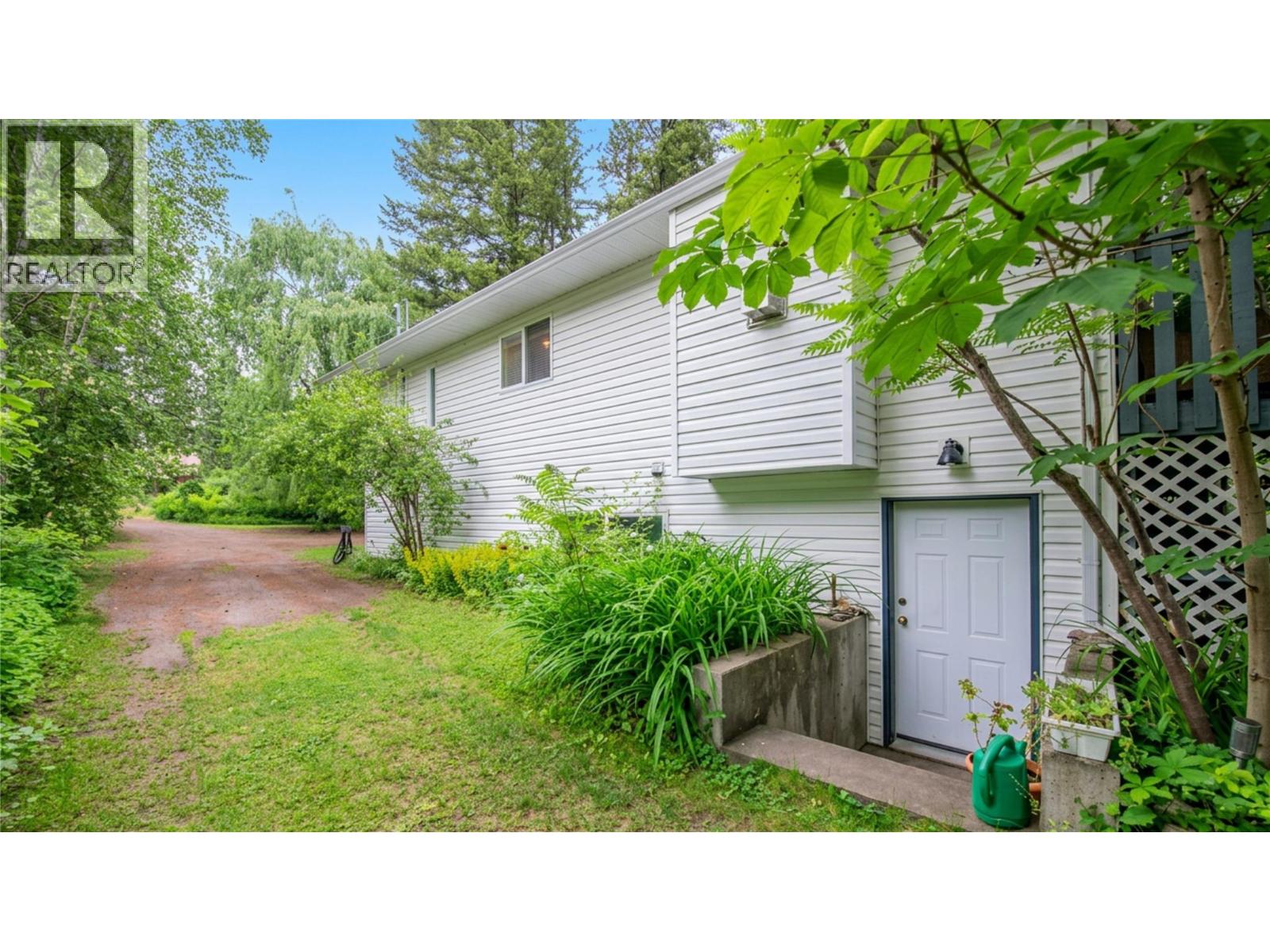 33 Birch Road, Lumby, British Columbia  V0E 2G5 - Photo 37 - 10390478