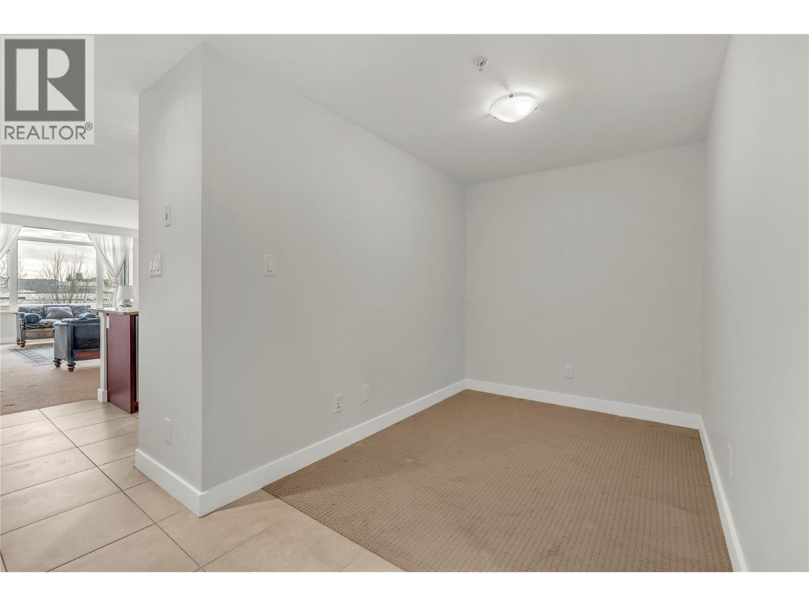 75 Martin Street Unit# 304, Penticton, British Columbia  V2A 9C8 - Photo 3 - 10391911