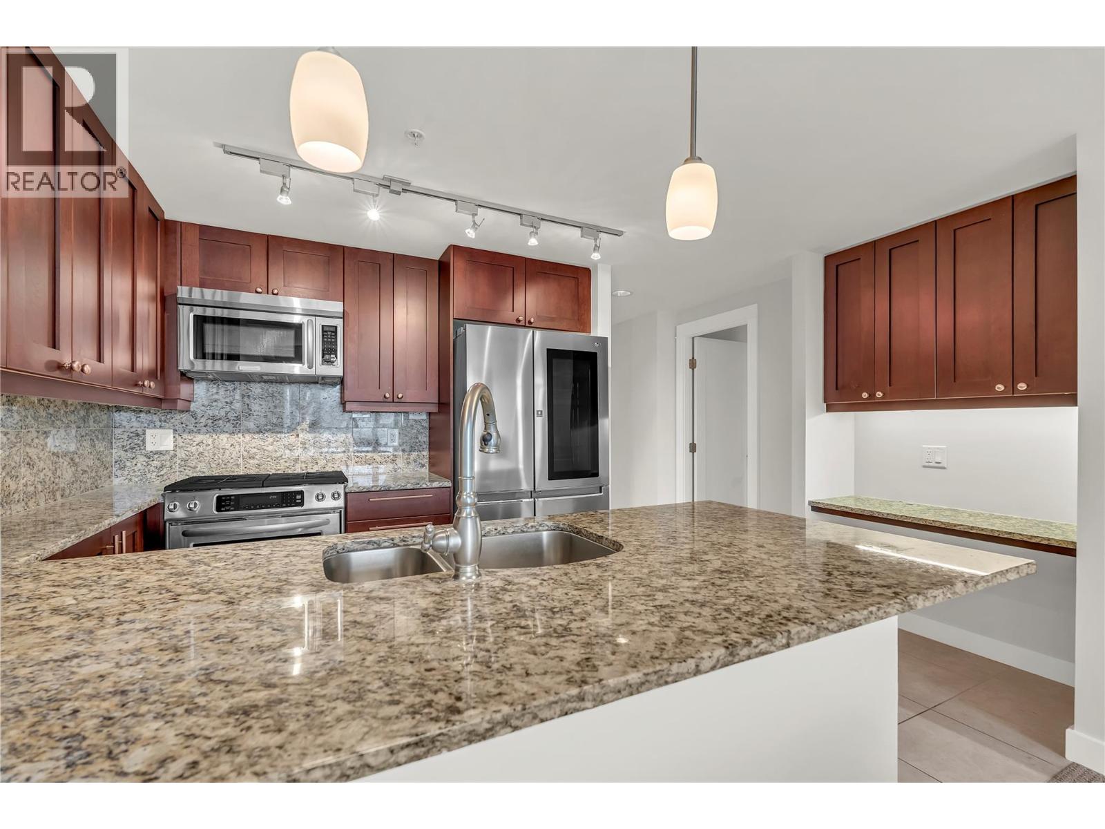 75 Martin Street Unit# 304, Penticton, British Columbia  V2A 9C8 - Photo 5 - 10391911