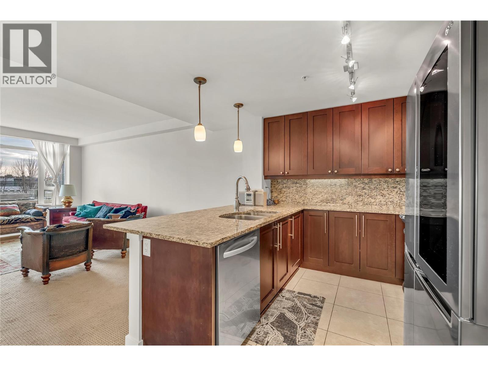 75 Martin Street Unit# 304, Penticton, British Columbia  V2A 9C8 - Photo 6 - 10391911