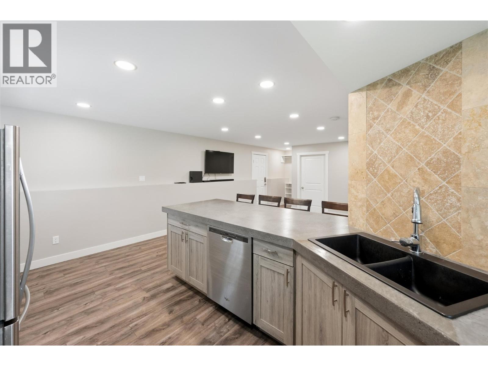 28 Huth Avenue, Penticton, British Columbia  V2A 7S8 - Photo 30 - 10391899