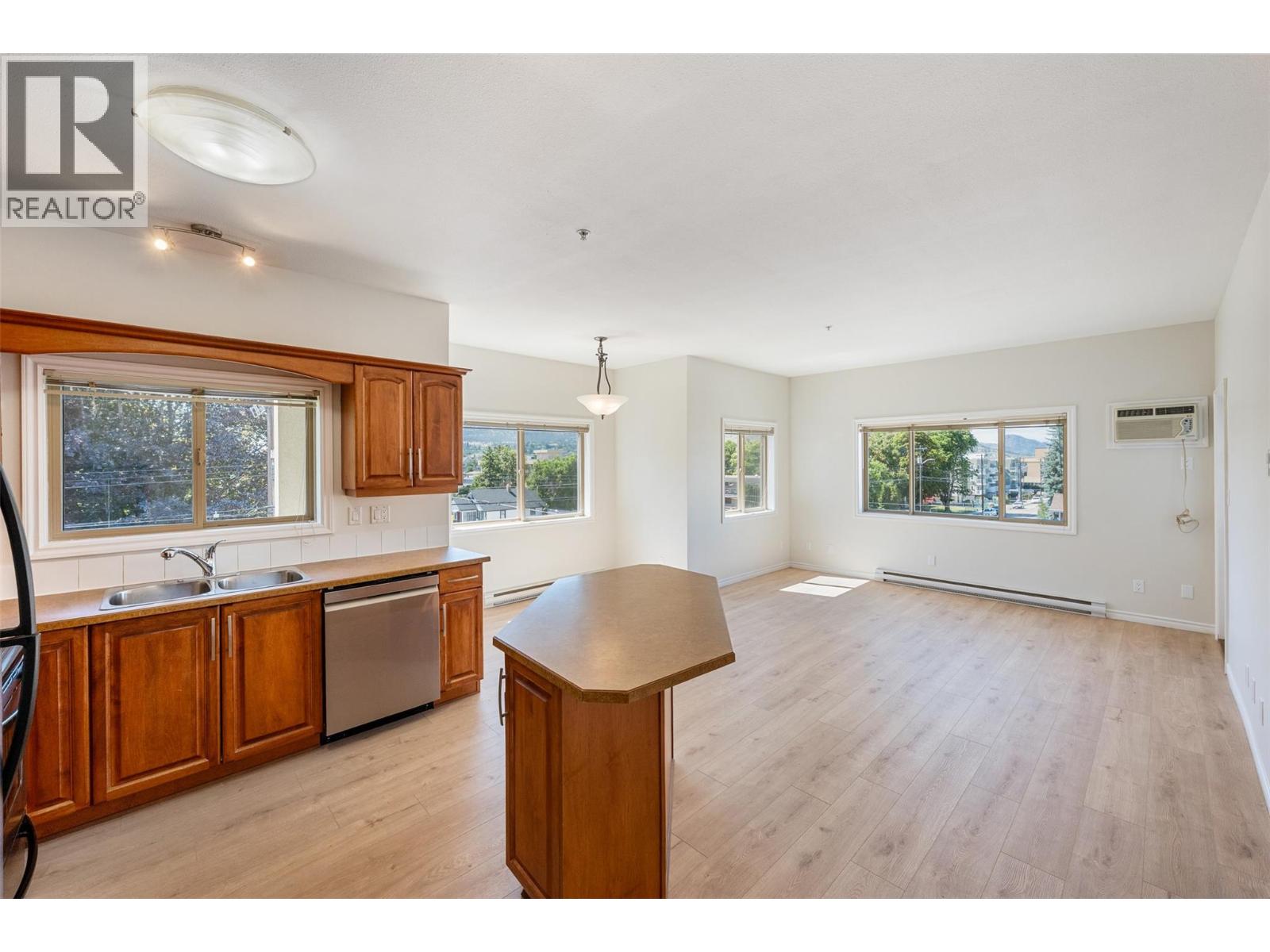 196 Wade Avenue W Unit# 301, Penticton, British Columbia  V2A 1T6 - Photo 13 - 10391857