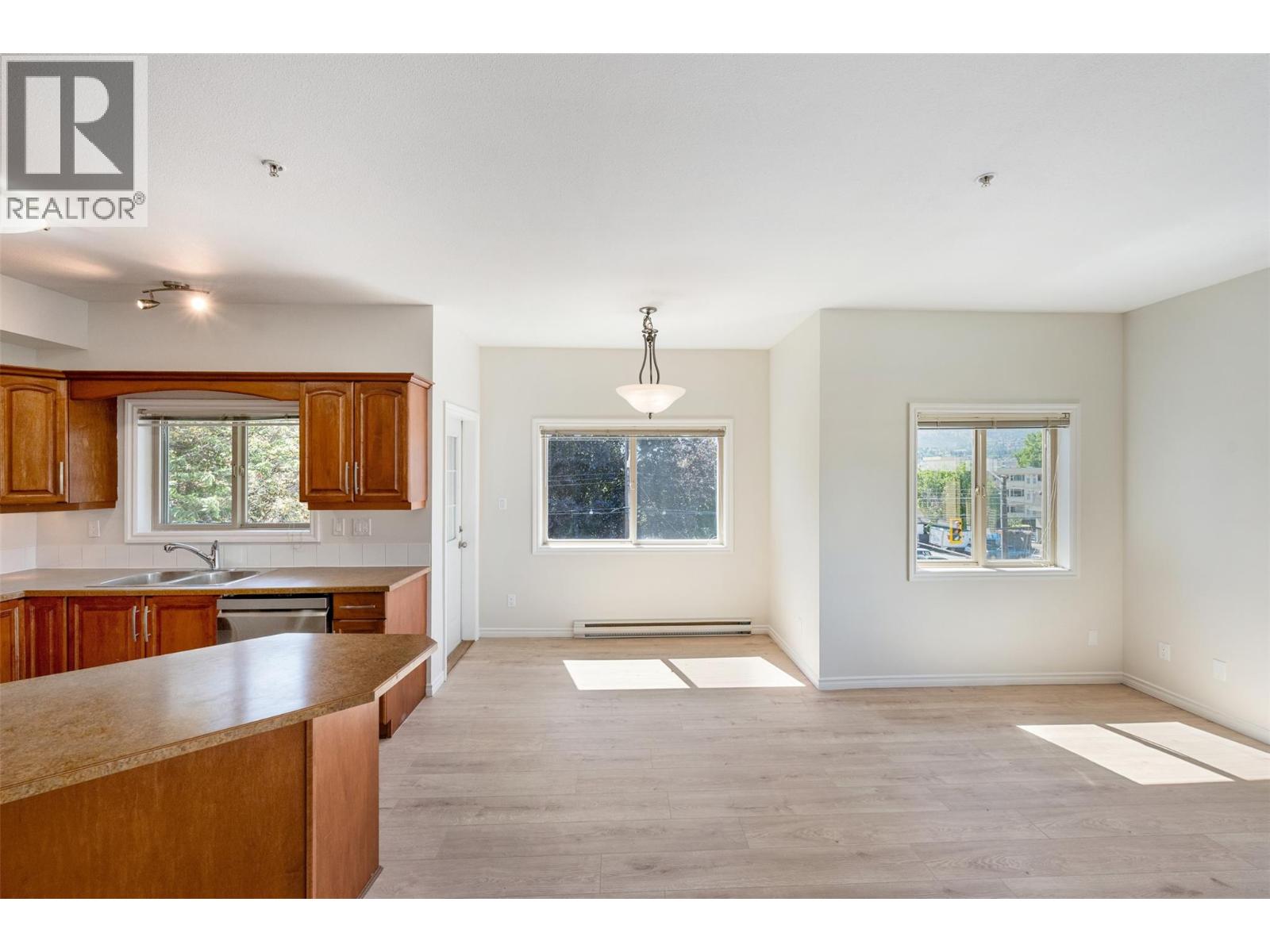 196 Wade Avenue W Unit# 301, Penticton, British Columbia  V2A 1T6 - Photo 14 - 10391857