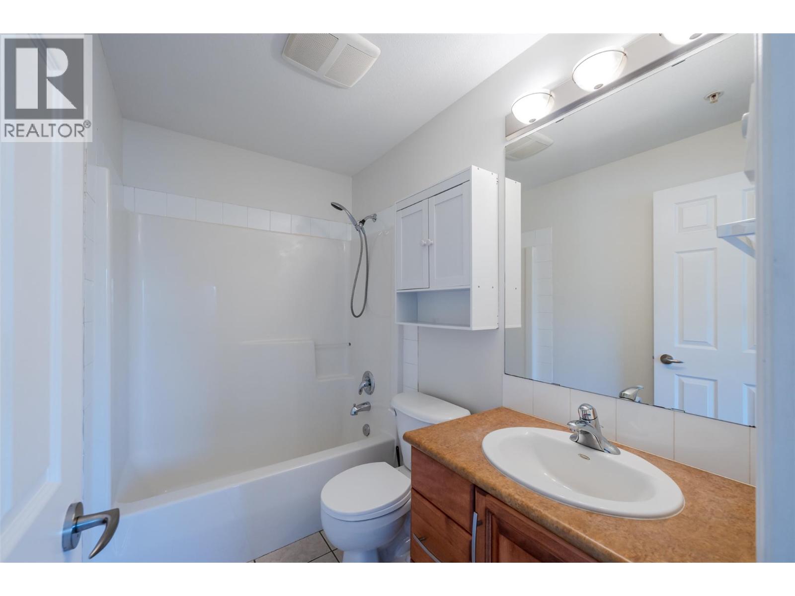 196 Wade Avenue W Unit# 301, Penticton, British Columbia  V2A 1T6 - Photo 6 - 10391857