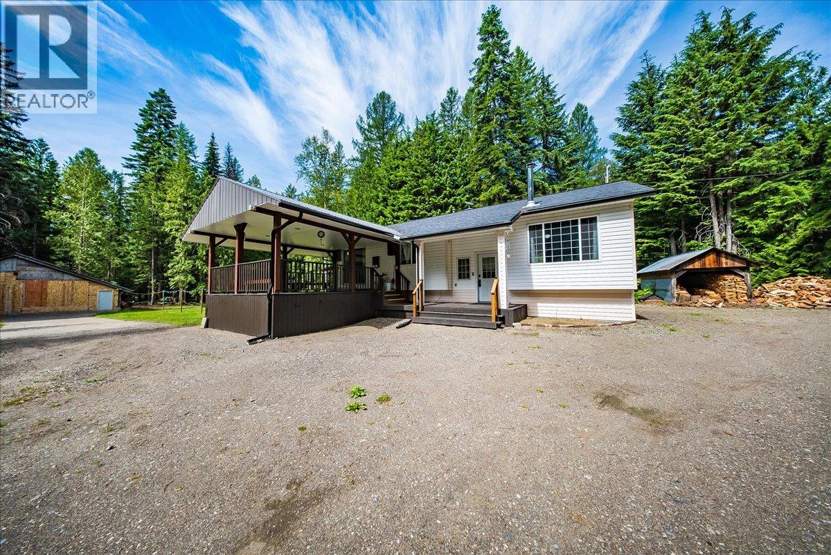 210 & 206 BELMOND Road, salmo, British Columbia