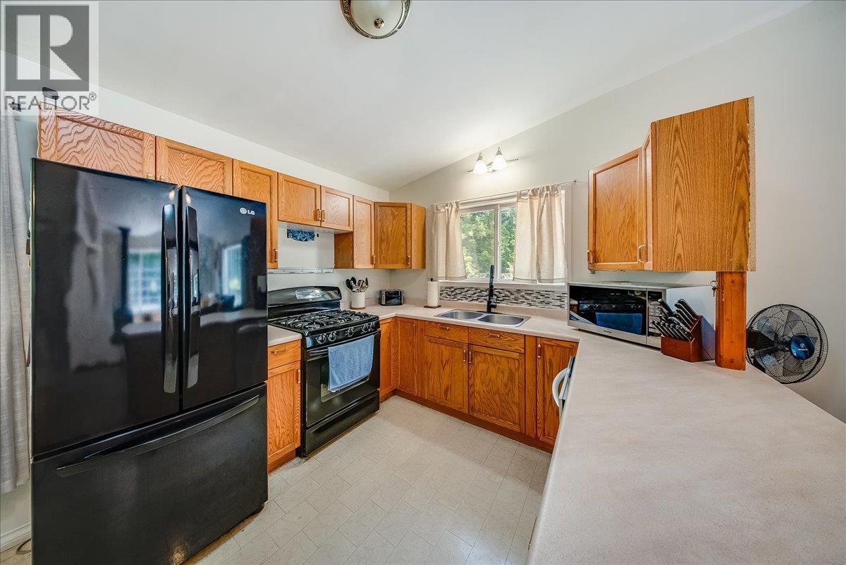 210 & 206 Belmond Road, Salmo, British Columbia  V0G 1Z0 - Photo 7 - 10391740