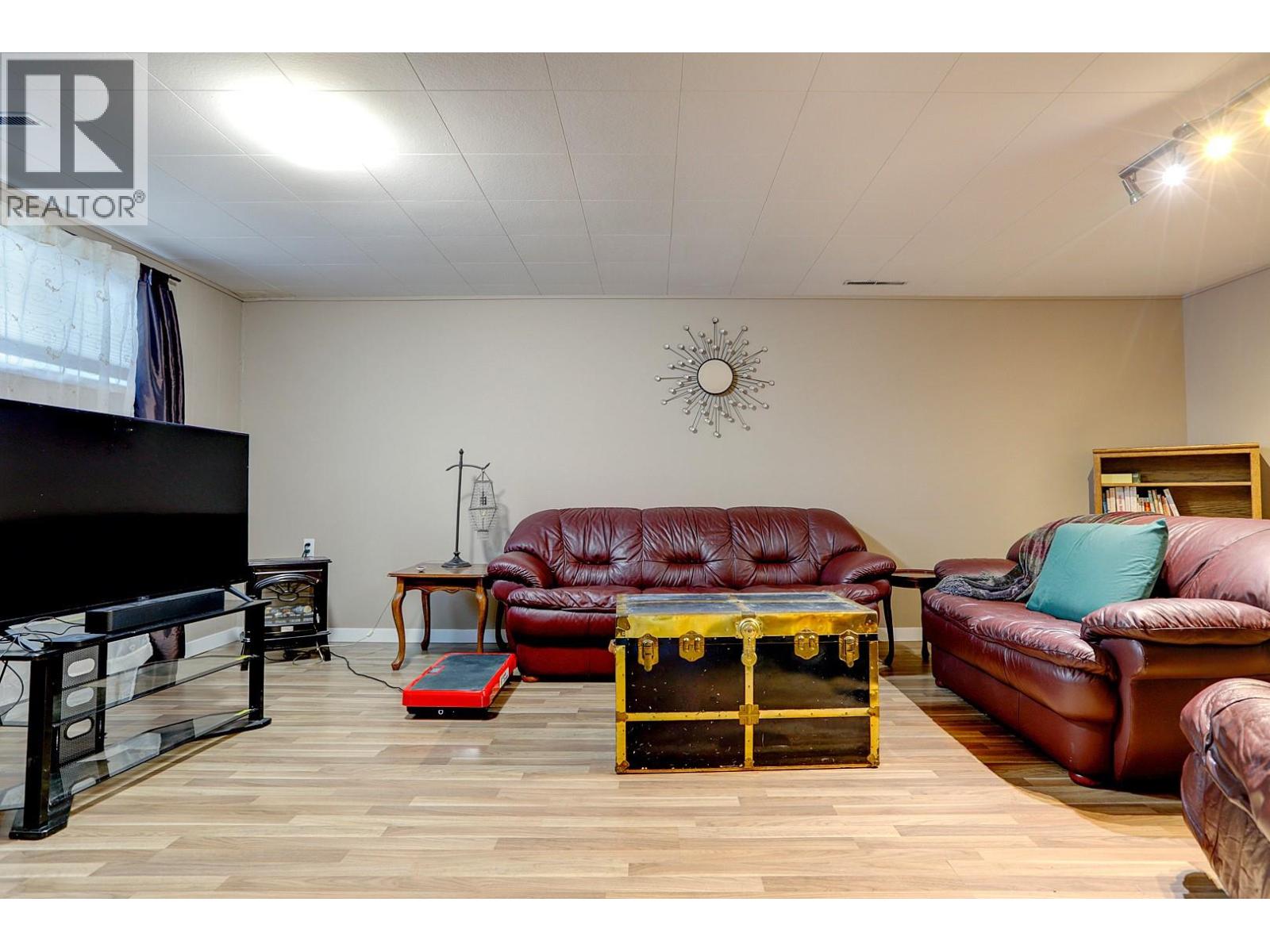 2400 44 Avenue, Vernon, British Columbia  V1T 3M1 - Photo 36 - 10391865