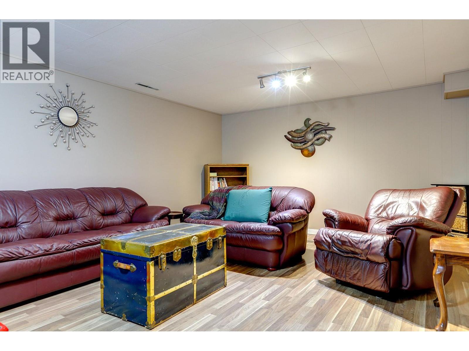 2400 44 Avenue, Vernon, British Columbia  V1T 3M1 - Photo 37 - 10391865