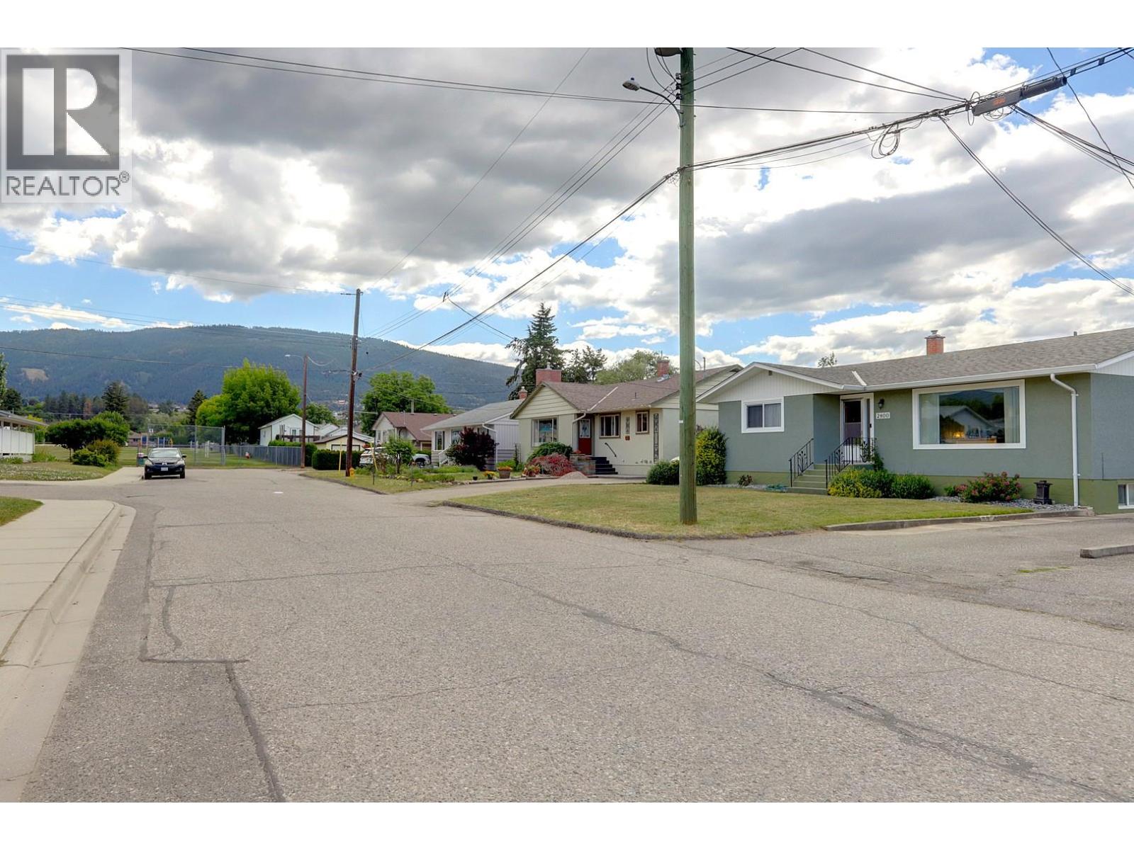 2400 44 Avenue, Vernon, British Columbia  V1T 3M1 - Photo 4 - 10391865