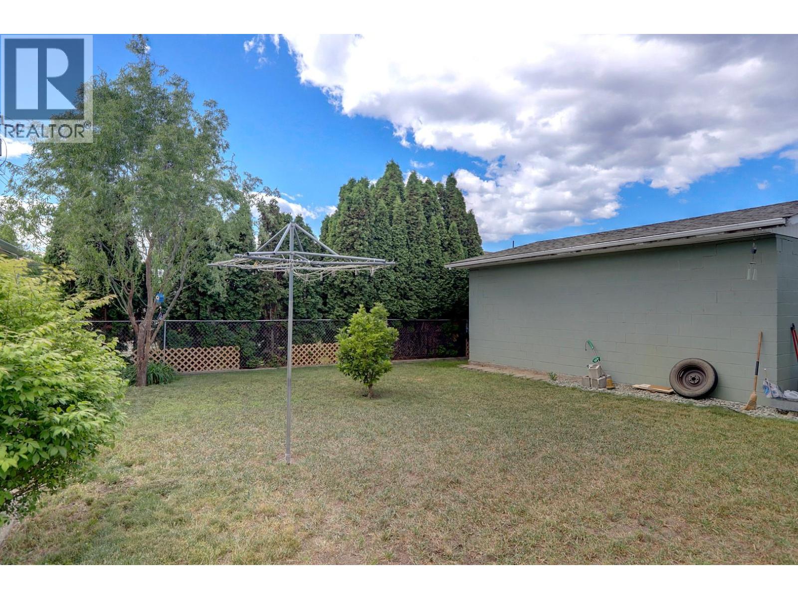 2400 44 Avenue, Vernon, British Columbia  V1T 3M1 - Photo 55 - 10391865