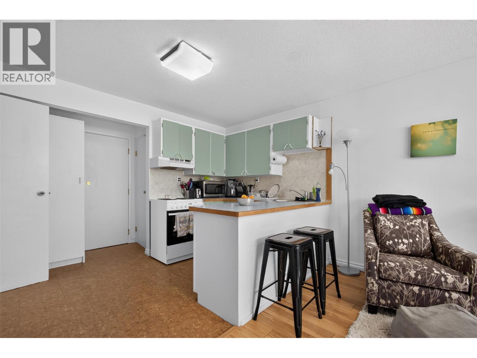 1480 Leaside Avenue, Kelowna, British Columbia  V1Y 3X5 - Photo 25 - 10390658