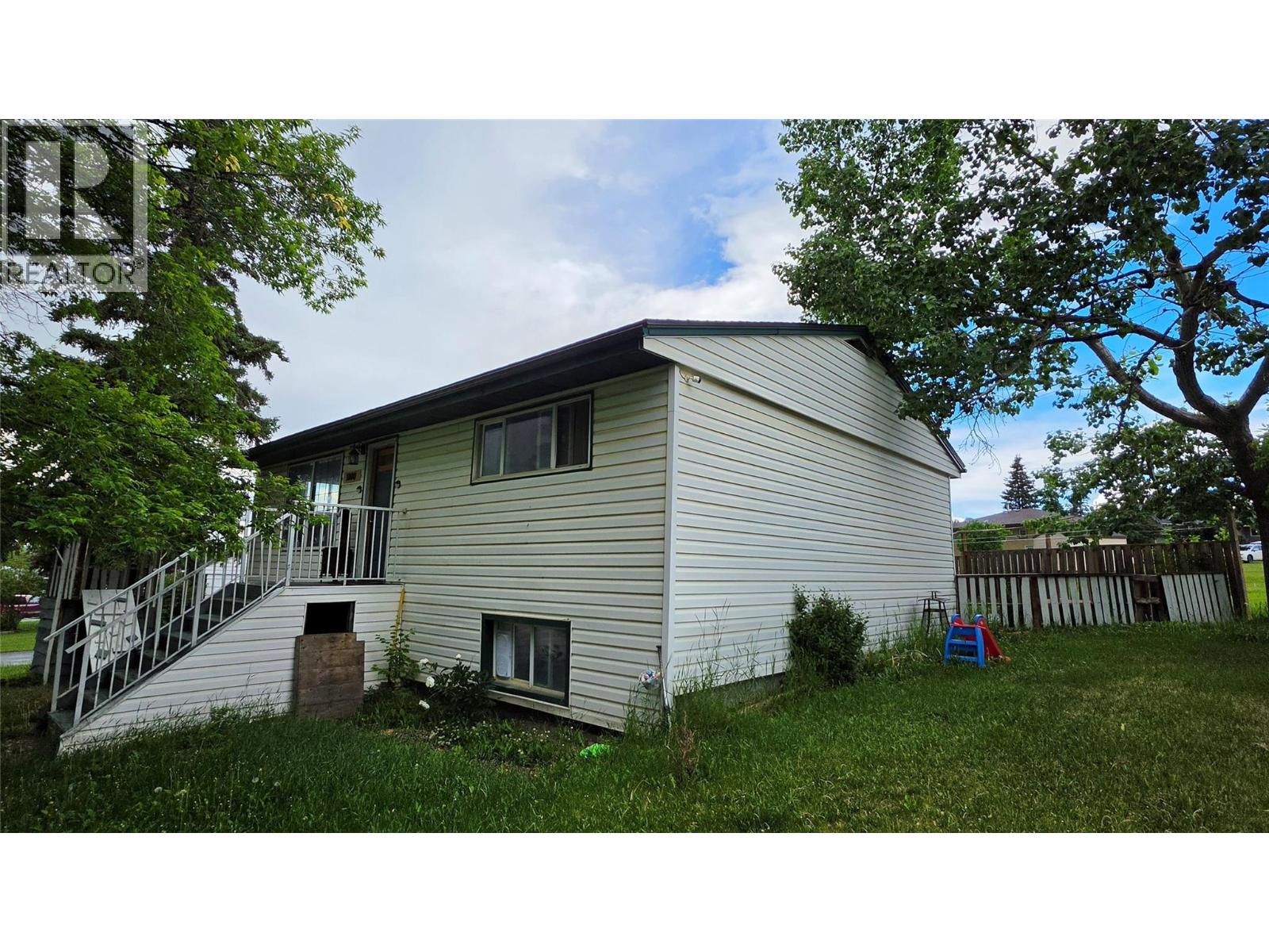 1000 Reasbeck Crescent, Dawson Creek, British Columbia  V1G 1P2 - Photo 2 - 10391933
