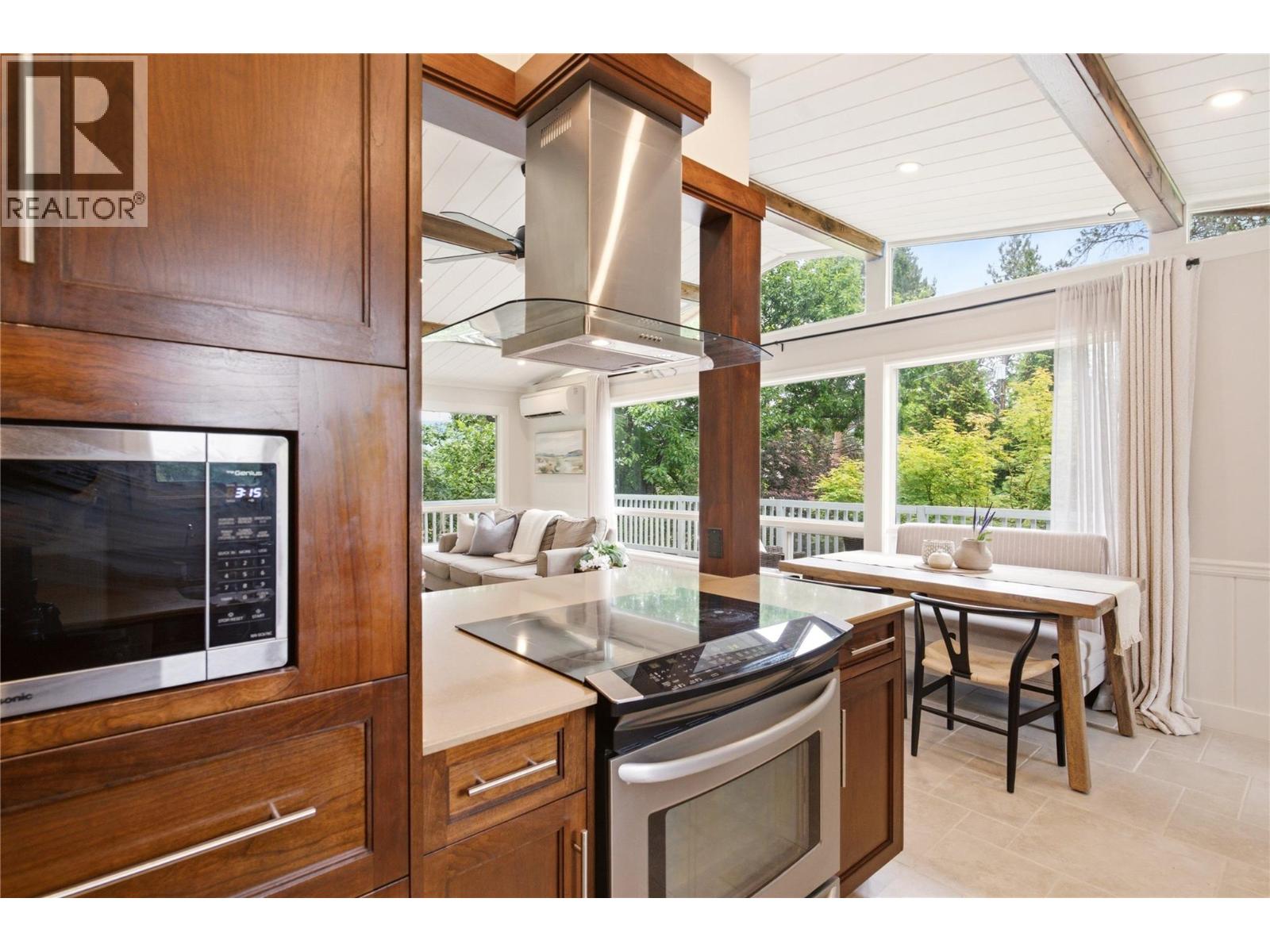 2668 Longhill Road, Kelowna, British Columbia  V1V 2G5 - Photo 10 - 10390760