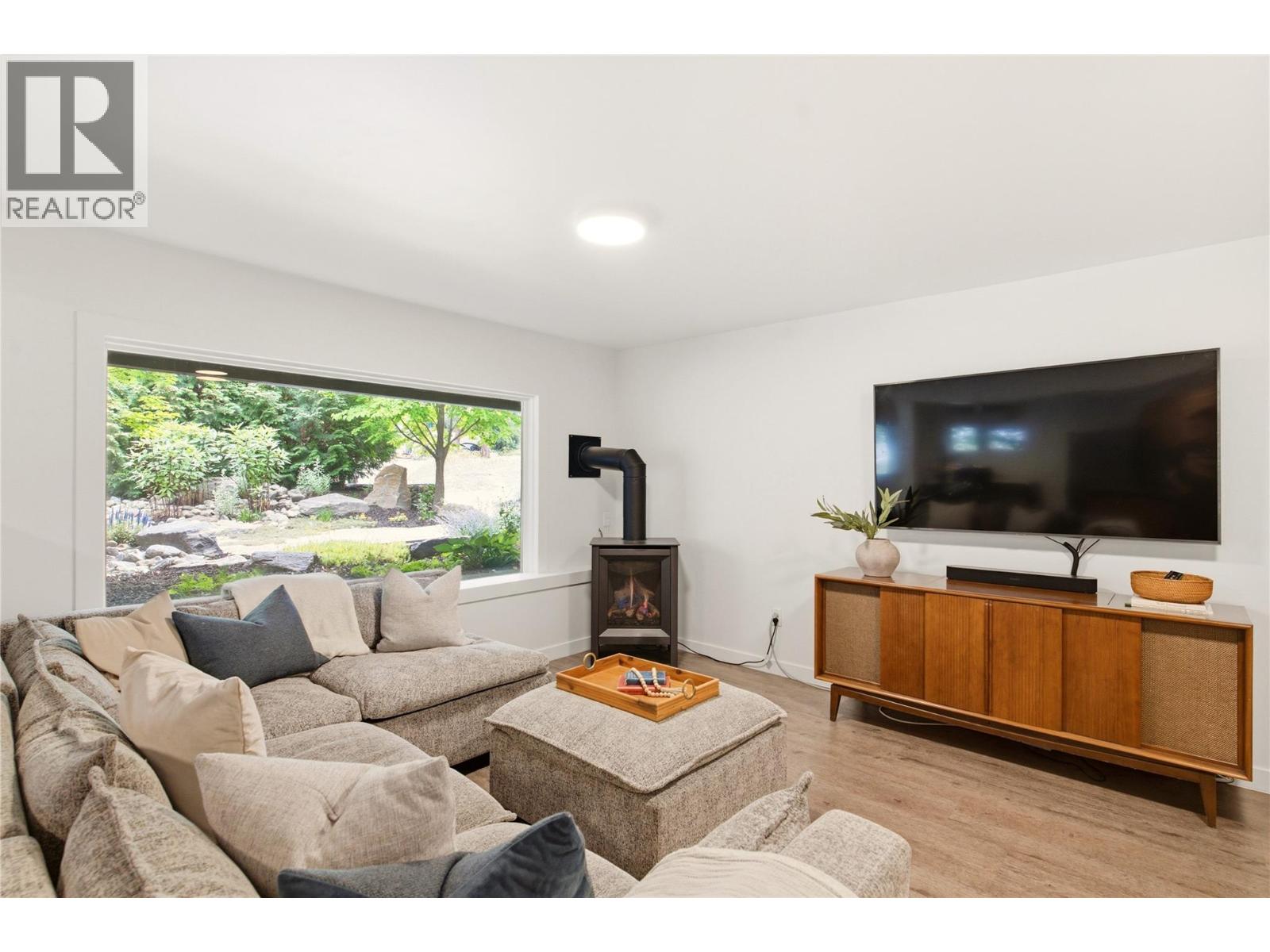 2668 Longhill Road, Kelowna, British Columbia  V1V 2G5 - Photo 28 - 10390760